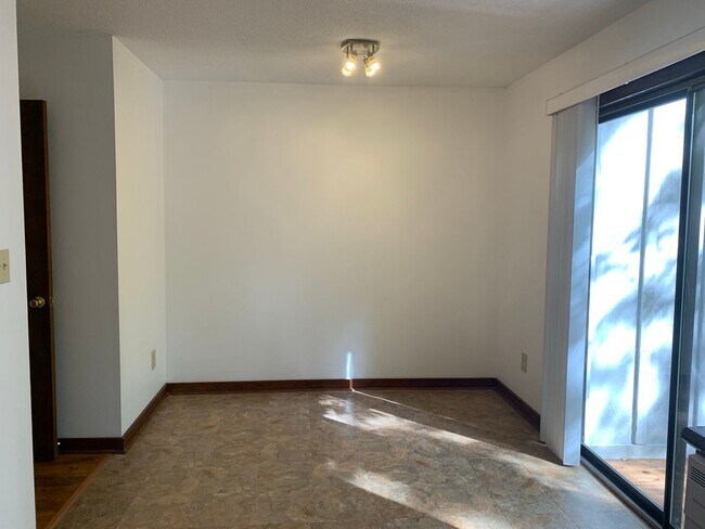 Building Photo - 4204 #9