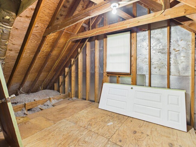 Building Photo - 1519 Chauncey Ln