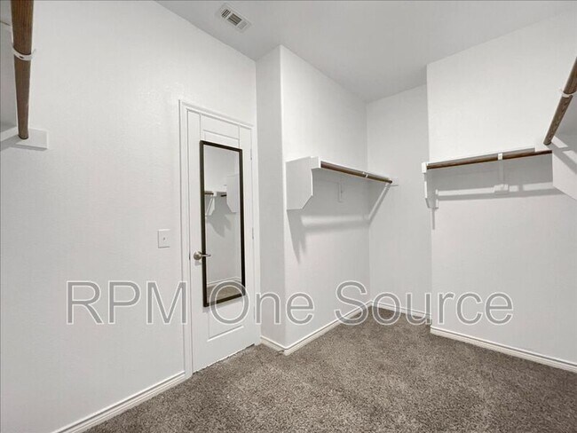 Building Photo - 4009 Savoy Wy