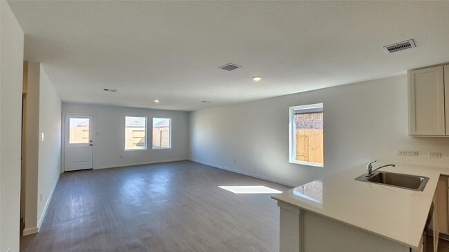 Building Photo - 6418 Begonia Trellis Dr