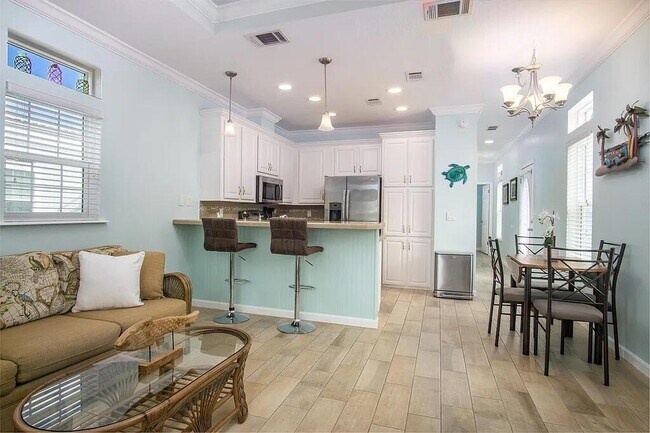 Building Photo - 5031 5th Ave