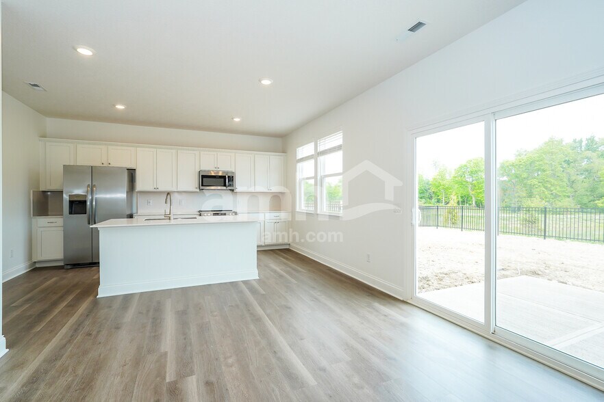 Building Photo - 1085 Broyles Xing