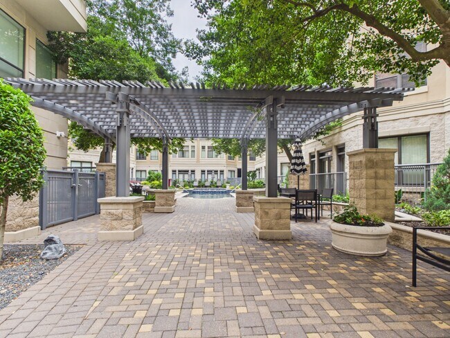Building Photo - 1901 Post Oak Blvd