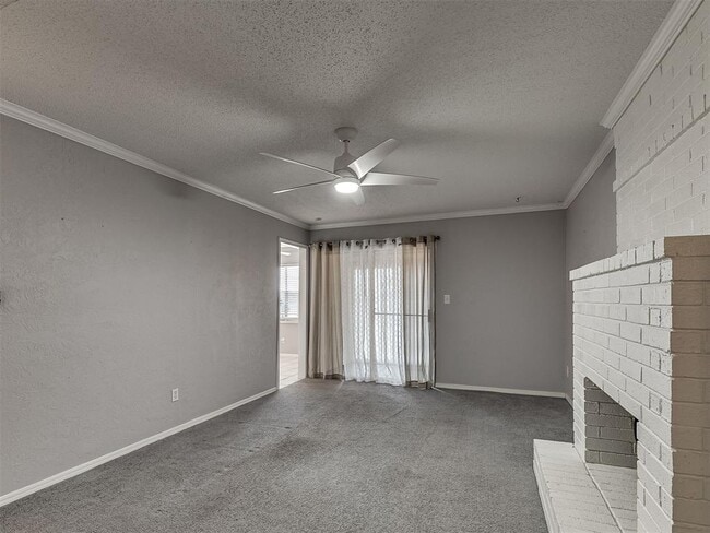 Building Photo - 1703 E Lindsey St