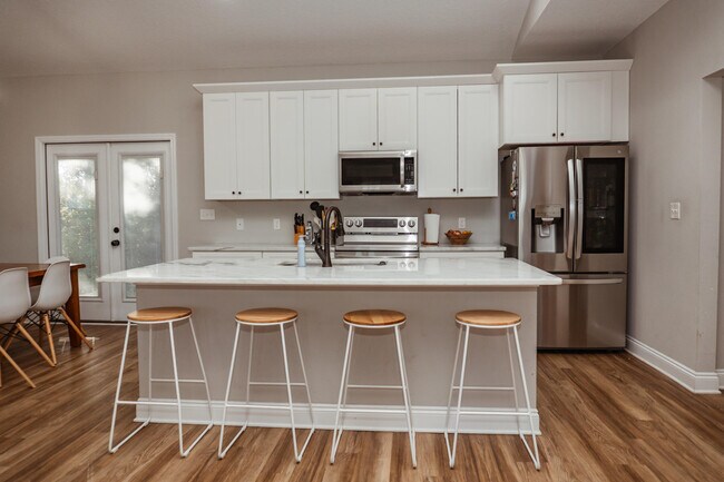 Building Photo - 2810 Pinnacle Point Dr