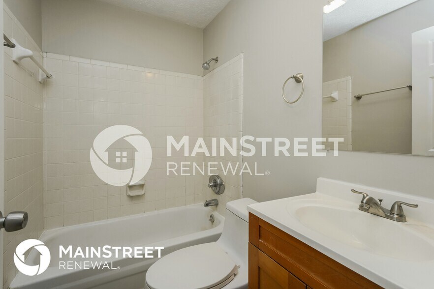 Building Photo - 3010 Mcarthur Way