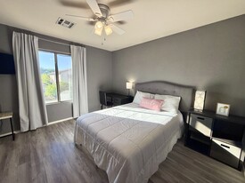 Building Photo - 6846 S 26th Pl