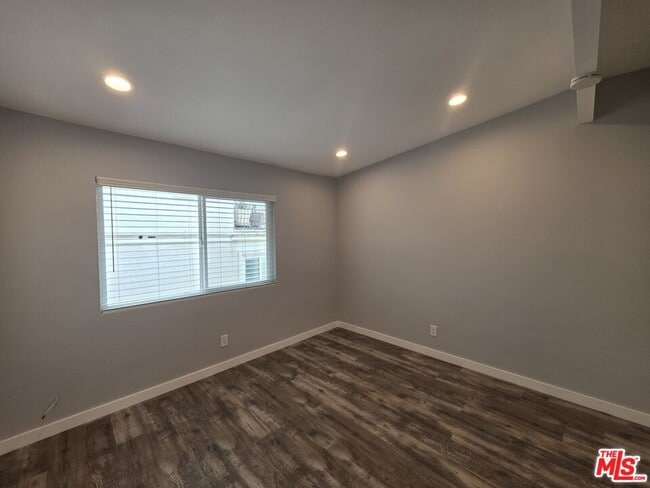 Building Photo - 210 S Lucia Ave