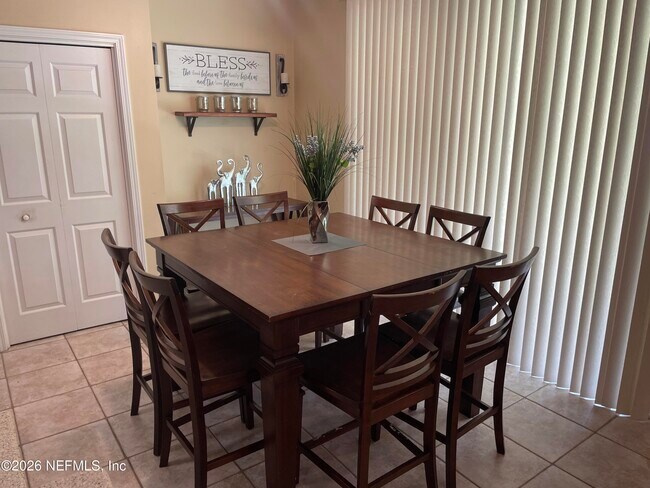 Building Photo - 2543 Willow Creek Dr