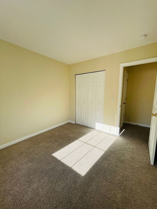 Building Photo - Townhouse for Rent in Beacon Hill