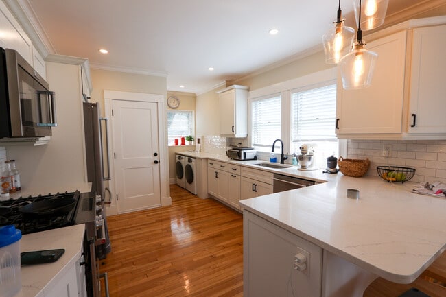 Primary Photo - 241 Savin Hill Ave