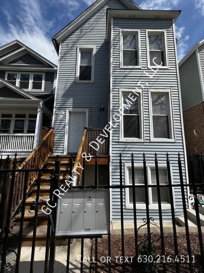 Primary Photo - 1707 N Washtenaw Ave