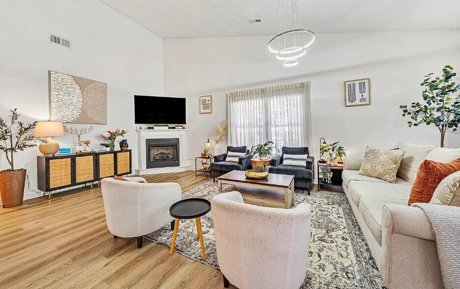 Building Photo - 5424 Quail Ridge Ct