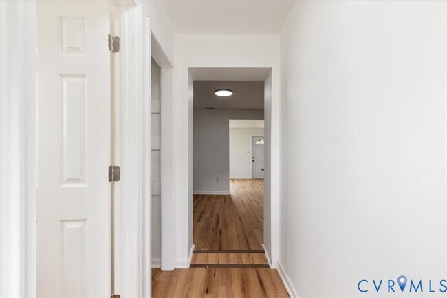 Building Photo - 1806 Sussex St