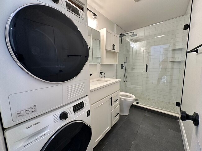 Building Photo - 111 Gainsborough St