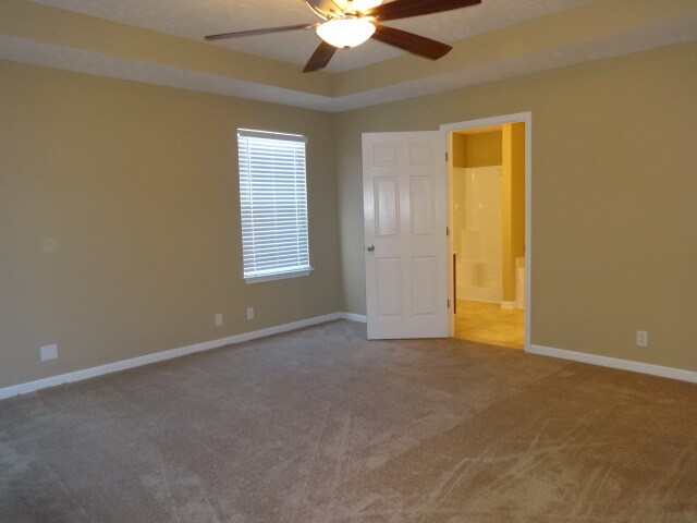 Building Photo - 620 Buck Cherry Way