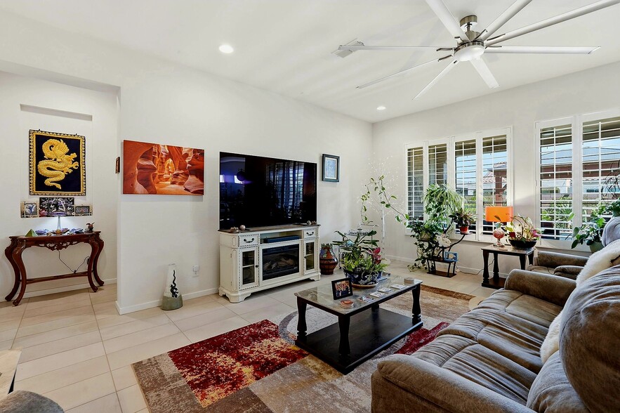 Living room - 22536 E San Tan Blvd