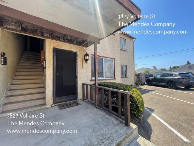 Building Photo - 3827 Voltaire St