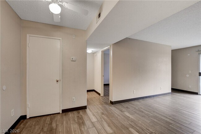 Building Photo - 200 Mission Laguna Ln