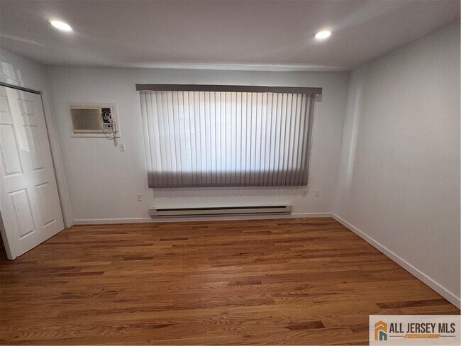 Building Photo - 33 Mercer St