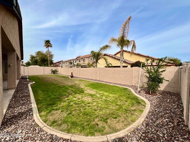 Building Photo - 3464 E Thornton Ave