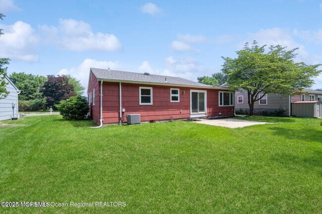 Building Photo - 15 Westbrook Dr