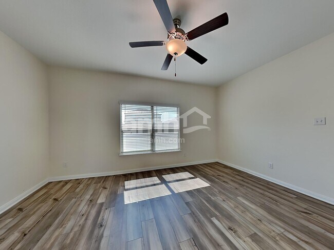 Building Photo - 216 Foster Ln