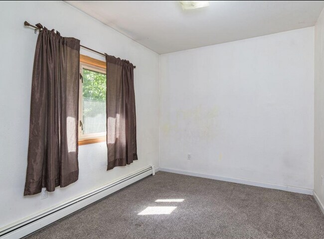 Building Photo - Cozy 3BR Home in Quiet Neighborhood – Gara...
