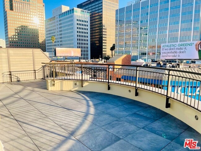 Building Photo - 1122 Gayley Ave