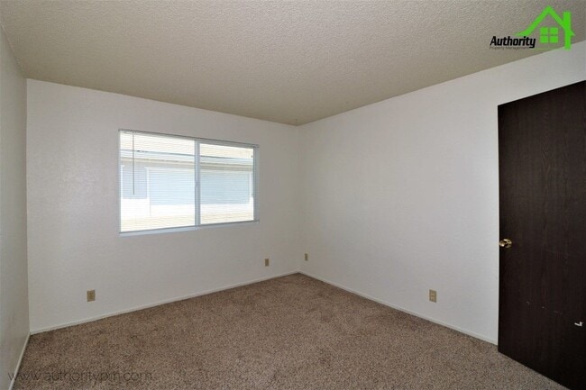 Building Photo - 900 Jamieson Ct