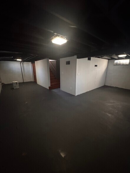 Building Photo - 412 Adams Ave