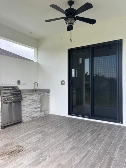 Building Photo - 4304 NW 27th Ln