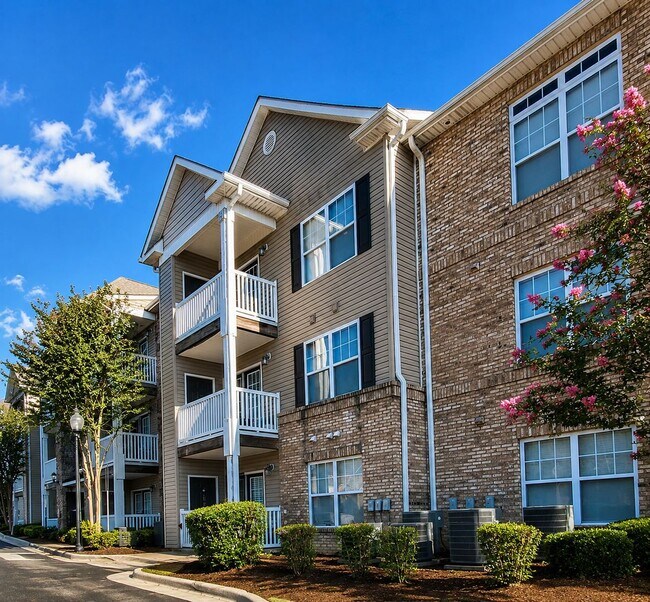 Building Photo - 923 Windcastle Ln