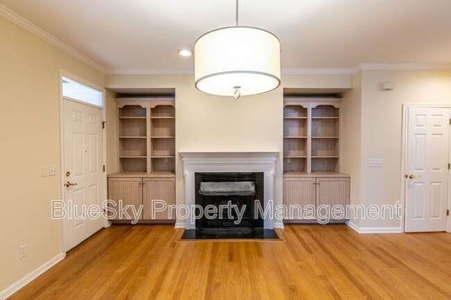 Building Photo - 158 Burnet St