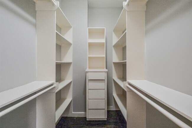 Building Photo - 5710 Winsome Ln