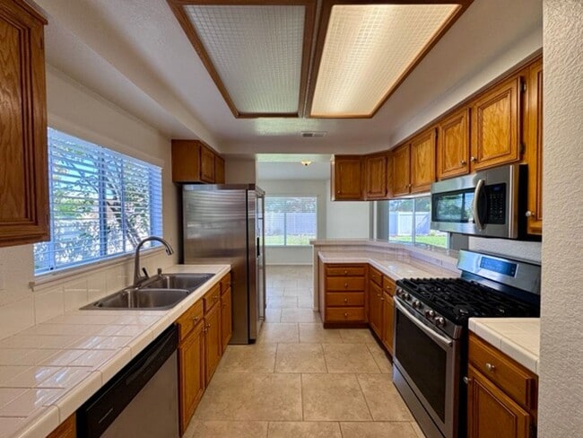 Building Photo - Spacious South Corona Single Story with 3 ...