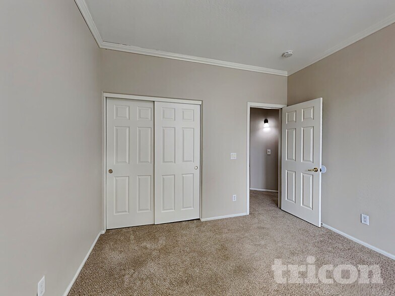 Building Photo - 3227 W White Canyon Rd