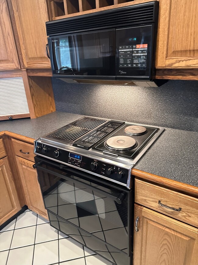 Building Photo - 6311 Saint Andrews Dr