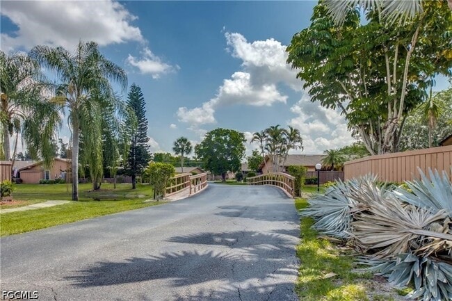 Building Photo - 6337 Royal Woods Dr
