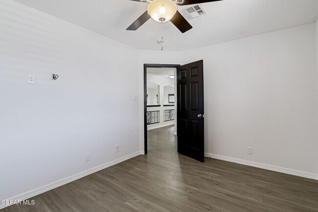 Building Photo - 13913 Golden Mesa Ct