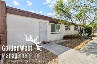 Building Photo - Single Level Spacious 2Bdm 1Ba Apartment i...