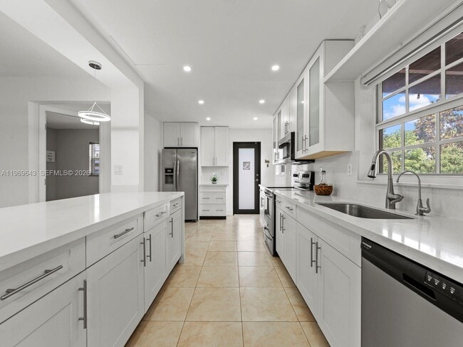 Building Photo - 3605 SW 122nd Pl