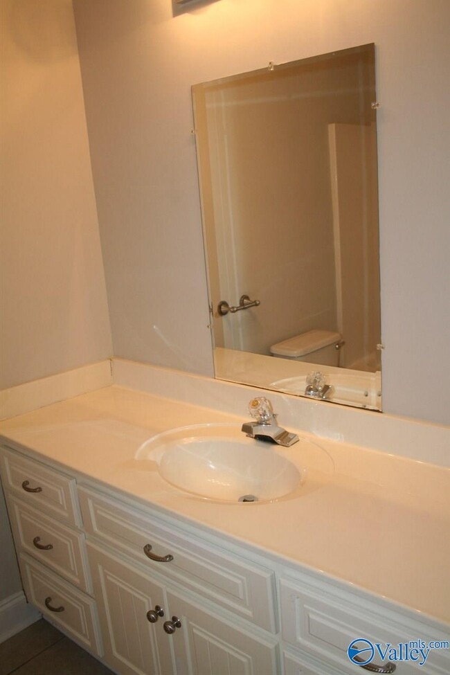 Building Photo - 5361 Bay Village Dr