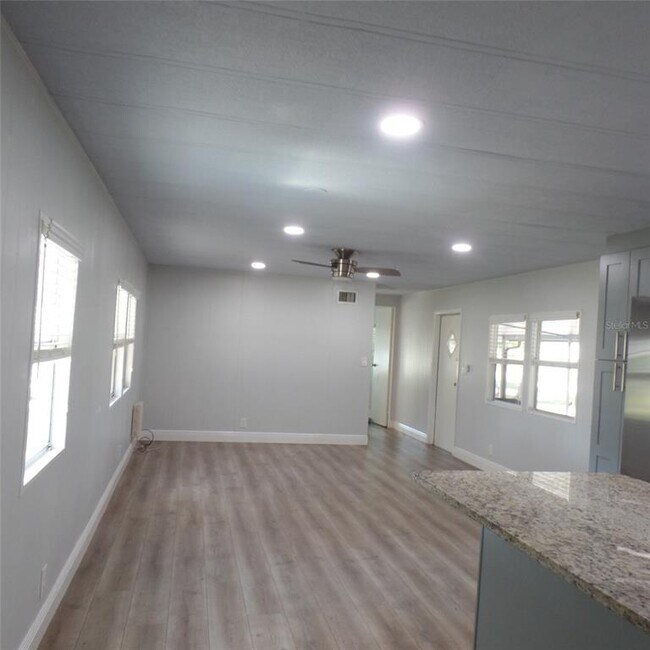 Building Photo - 4637 Fox Ridge Blvd