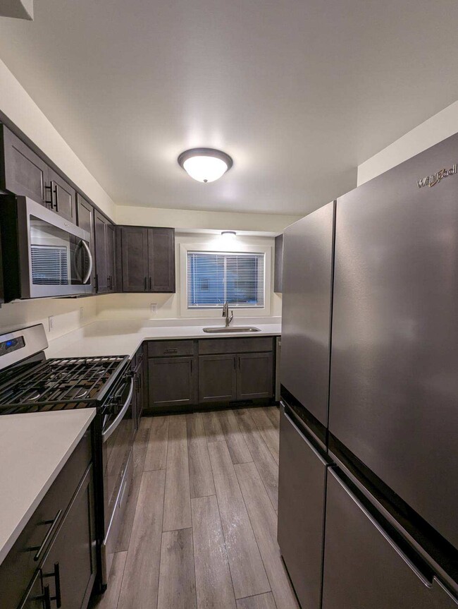 Building Photo - 622 S Woodland Ave