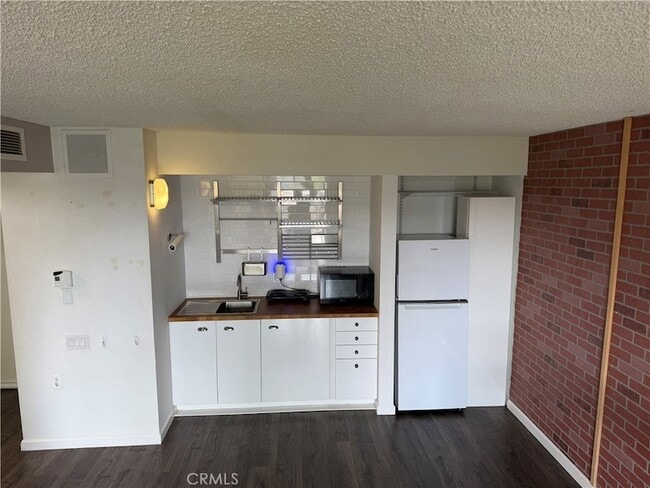 Building Photo - 24055 Paseo Del Lago W