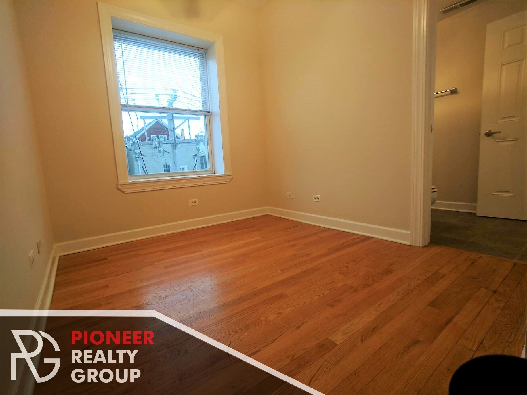 Building Photo - 3250 N Clifton Ave