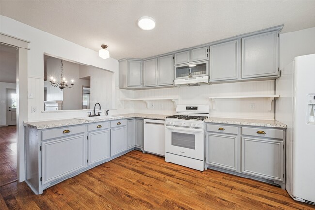 Building Photo - 2824 Meadow Brook Ct