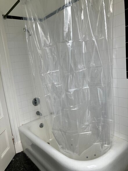 Building Photo - 31 Pleasant St