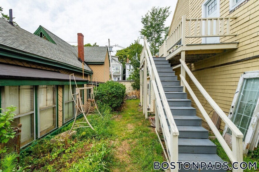 Building Photo - 58 Atherton St